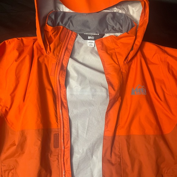 Rei co-op premium rain jacket size small - Picture 3 of 5